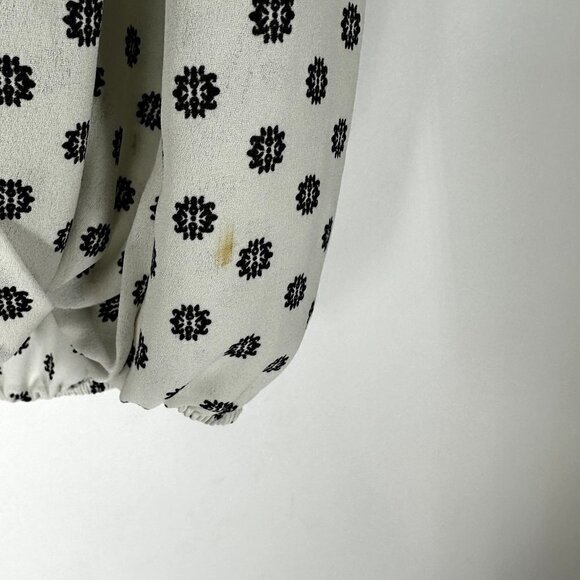 Collective Concepts Stitch Fix V-Neck Sleeveless Draped Blouse Top Size M - Picture 3 of 12